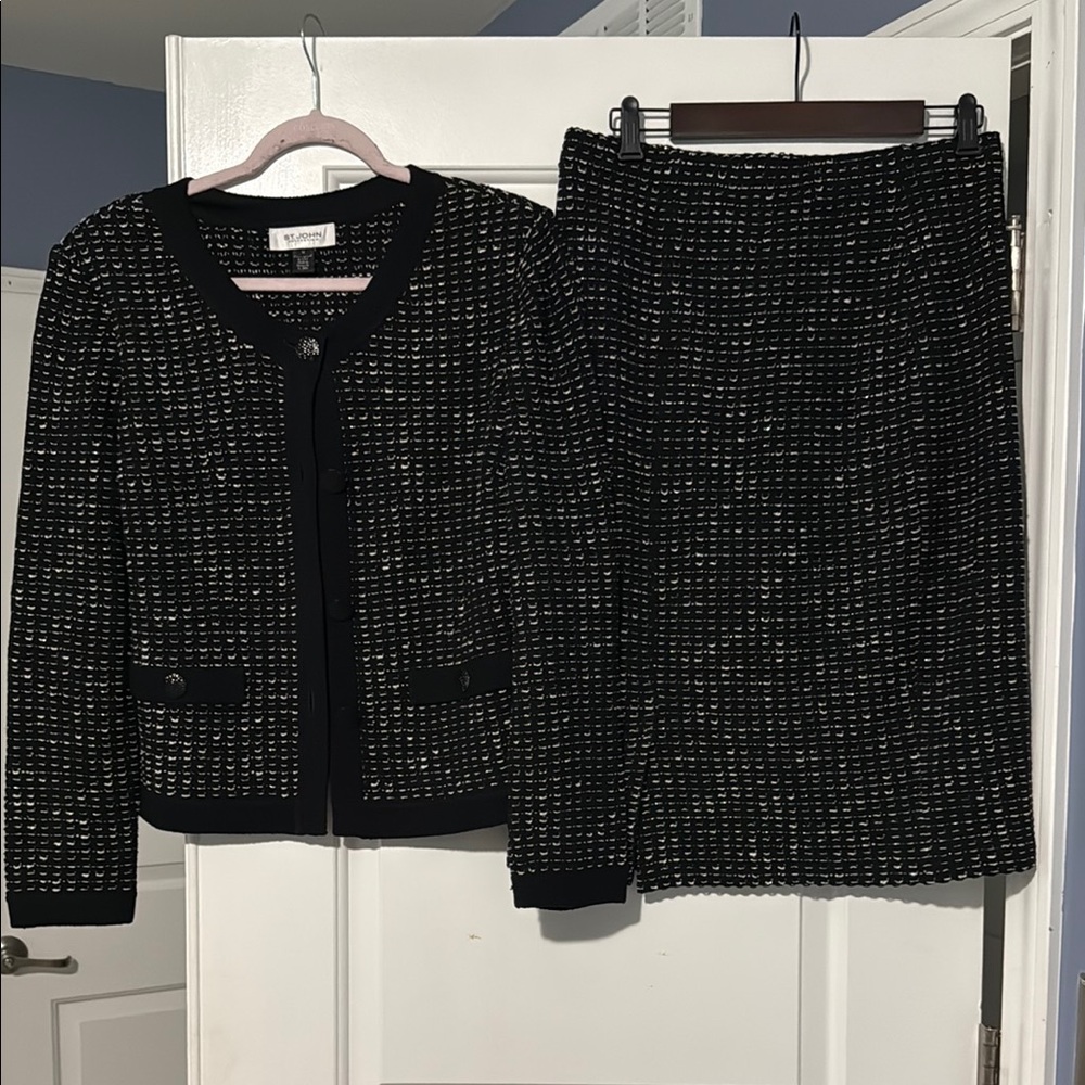 St. John Black and White Pencil Skirt Knee-Length